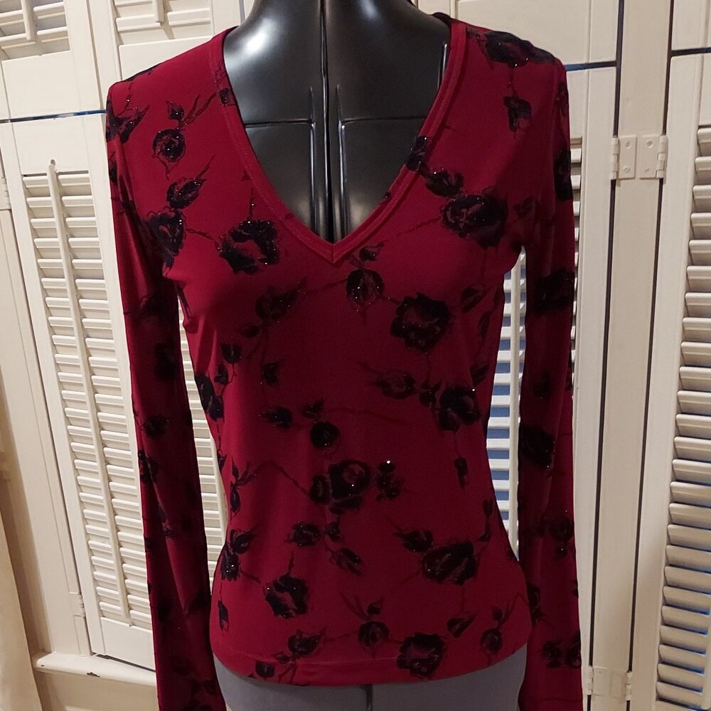 Karen Kane V-neck Burgundy Stretch Top with Sparkly Black Roses Size S